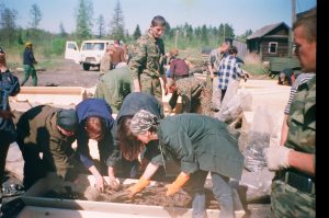 Астраханцы в поисковой экспедиции в Новгородской области, 2000 год